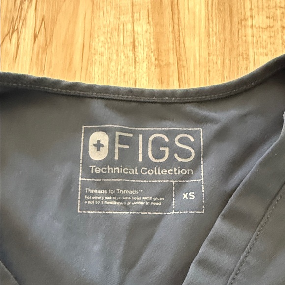 Figs Womens Dark Harbor Blue Catrina one pocket scrub top - Picture 3 of 4